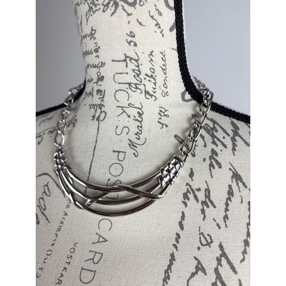 B24 MONET Silver Tone Chocker Collar Necklace Audrey Hepburn Style Vintage - Picture 2 of 8